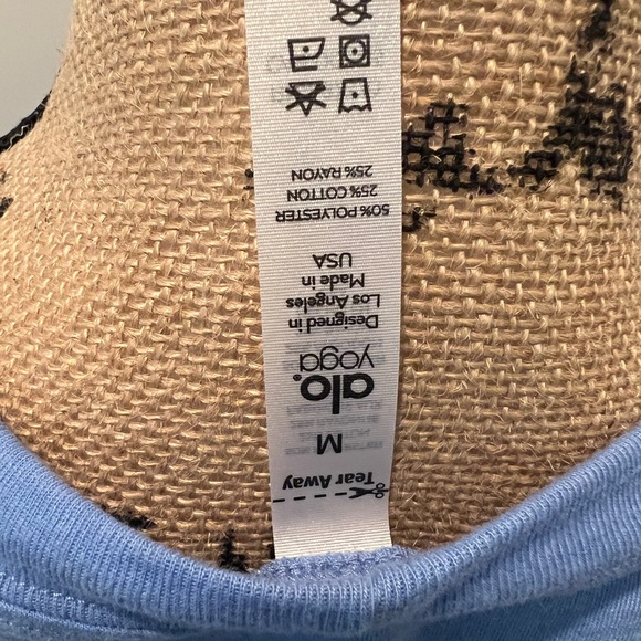 Alo Yoga - Pretty Blue T - Size M - Picture 7 of 7